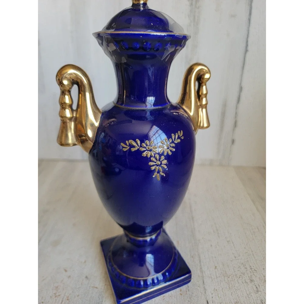 Vintage‎ Cobalt blue Scenic Victorian couple vase bagpipe lidded unique home - Picture 7 of 11